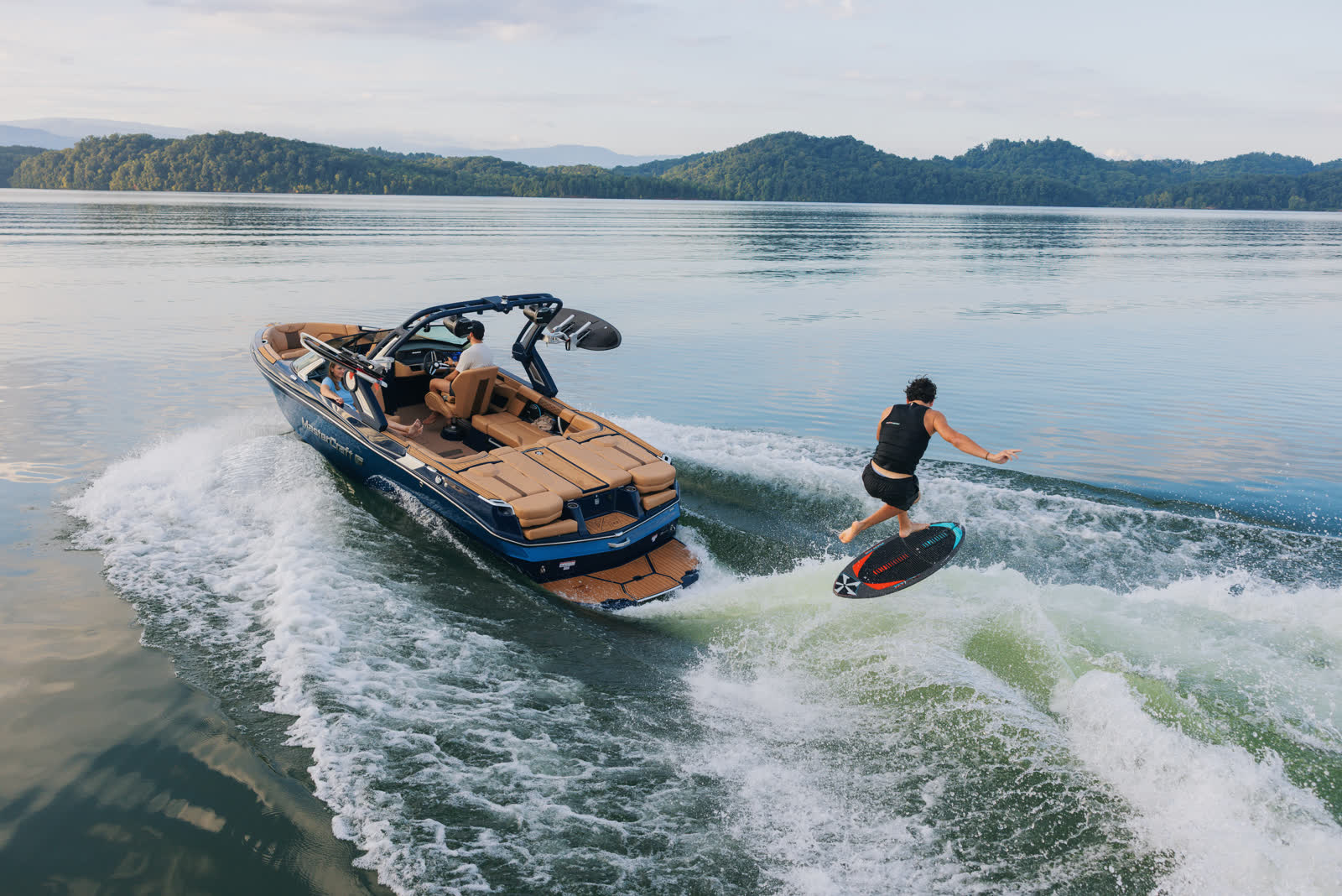 MasterCraft XT23 mit Wakesurfer